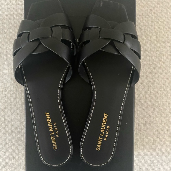 TRIBUTE FLAT SANDALS IN SMOOTH LEATHER - Picture 3 of 8